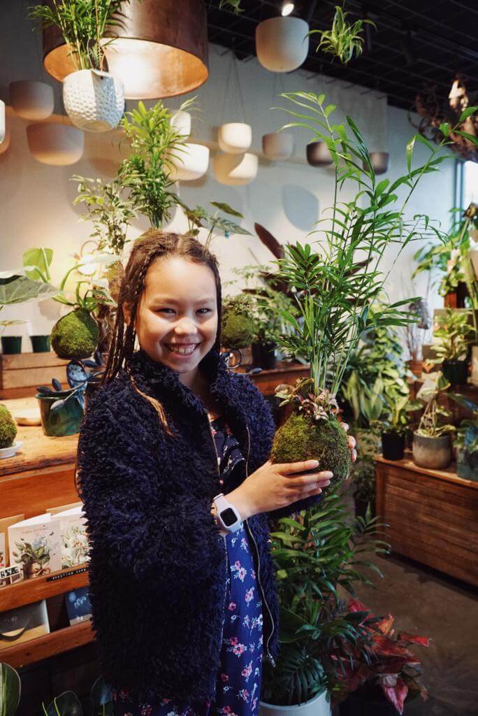 kokedama-workshop5.jpeg__PID:99260755-efad-44c5-a1e6-7895b9008f7b